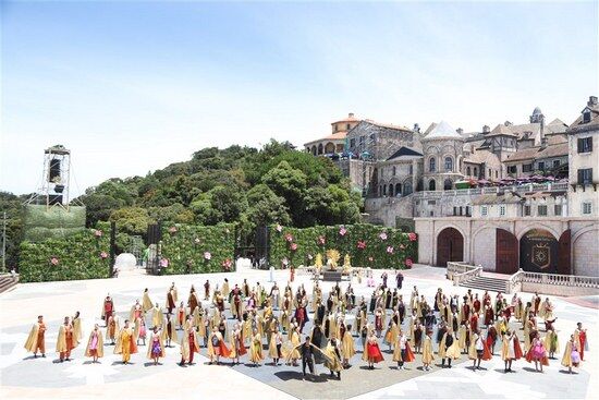 “Lộ diện” Thần Mặt trời trong show nghệ thuật đẳng cấp quốc tế “Vũ hội Ánh dương”