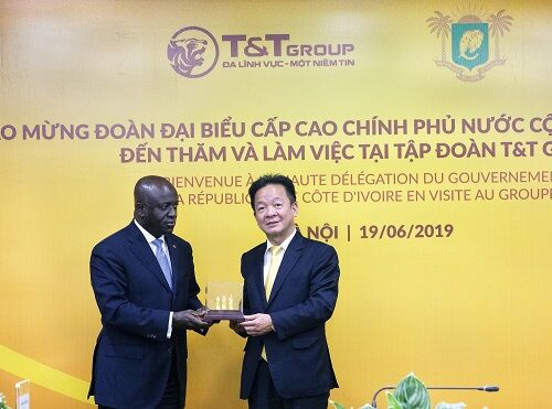 Bộ trưởng Ngoại giao Bờ Biển Ngà Marcel Amon đến thăm và làm việc tại T&T Group