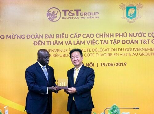 Bộ trưởng Ngoại giao Bờ Biển Ngà Marcel Amon đến thăm và làm việc tại T&T Group