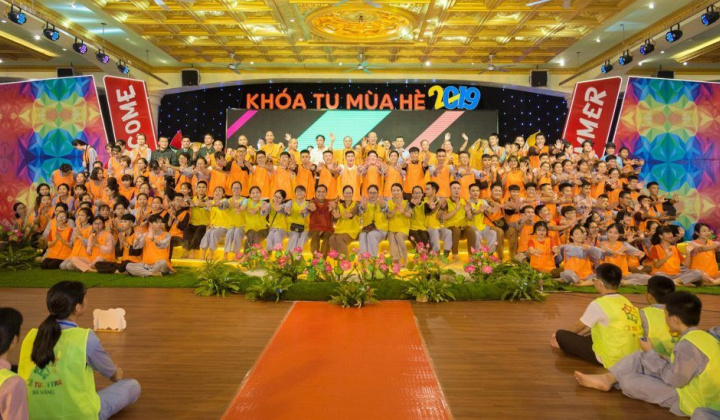 Nhật ký mùa Hè: Các bạn trẻ lên chùa tập tu, học chia sẻ yêu thương