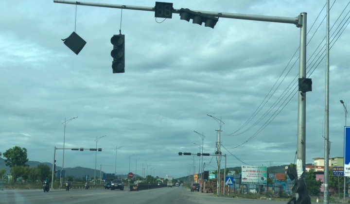 Cần sớm khắc phục hư hỏng của đèn giao thông ở huyện Tĩnh Gia