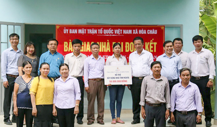 Công ty TNHH MTV Điện lực Đà Nẵng bàn giao nhà Đại đoàn kết