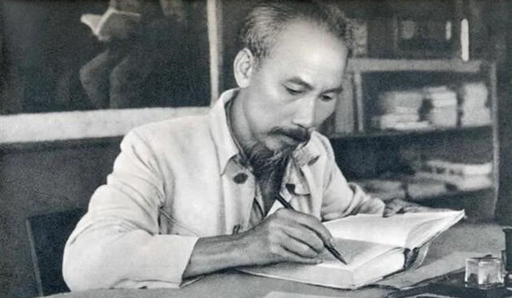 Hồ Chí Minh qua những tài liệu quý từ Pháp, Mỹ