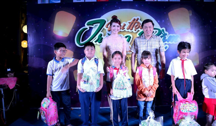 "Đêm trung thu ấm áp" tại Nhà hàng Mekong Taste: Trao hơn 500 phần quà cho các em thiếu nhi có hoàn cảnh khó khăn