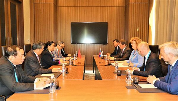 Phó Chủ tịch Quốc hội Tòng Thị Phóng tiếp đoàn Đuma Quốc gia Liên bang Nga