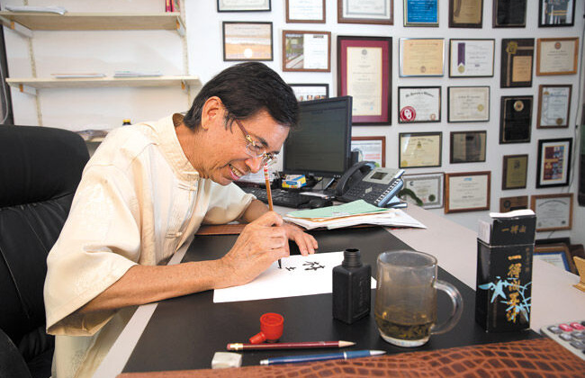 Từ người nhập cư trở thành ông chủ cửa hàng đồ ăn nhanh L&L Hawaiian BBQ