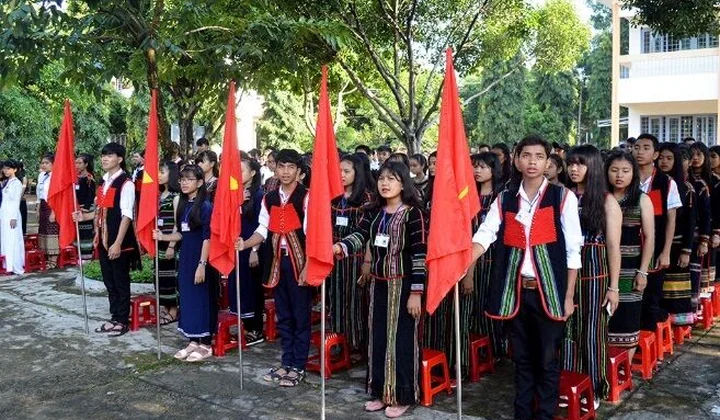 Chế độ học bổng 10 năm không đổi, học sinh dân tộc nội trú gặp khó
