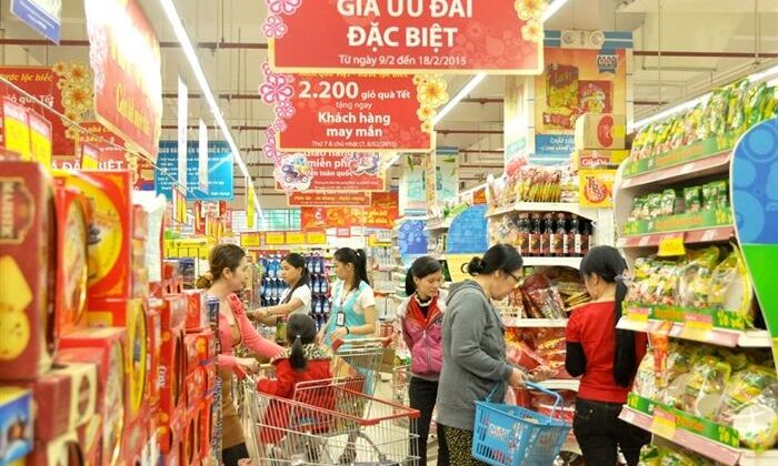 Doanh nghiệp bung hàng, tăng khuyến mãi dịp Tết