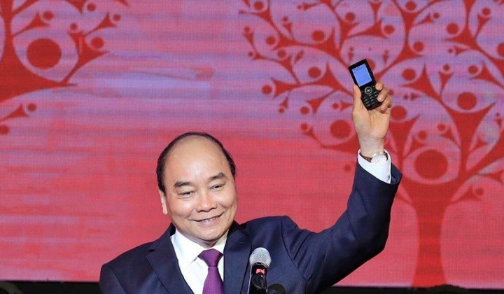 Thủ tướng Nguyễn Xuân Phúc phát động phong trào nhắn tin ủng hộ người nghèo