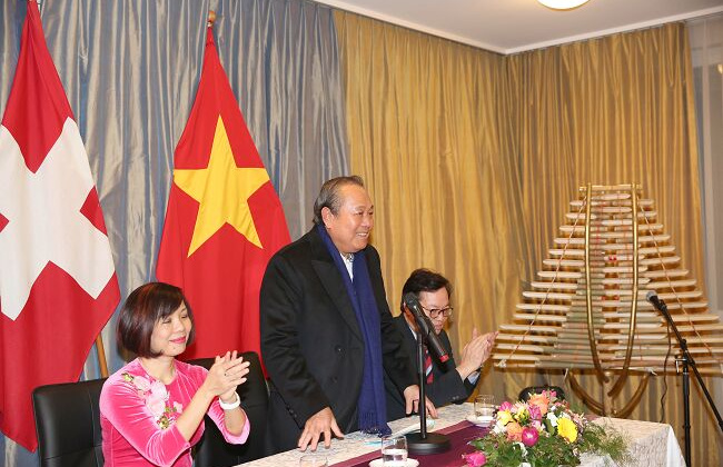 Phó Thủ tướng Thường trực thăm, chúc Tết cộng đồng người Việt tại Thuỵ Sĩ