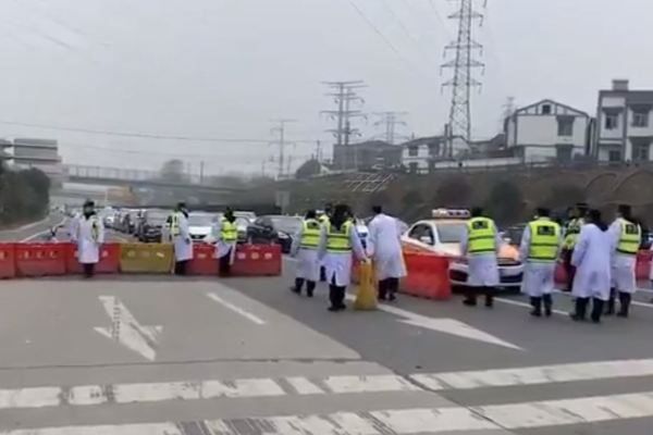 Chứng khoán và dầu thô sụt giảm vì virus corona lây lan nhanh