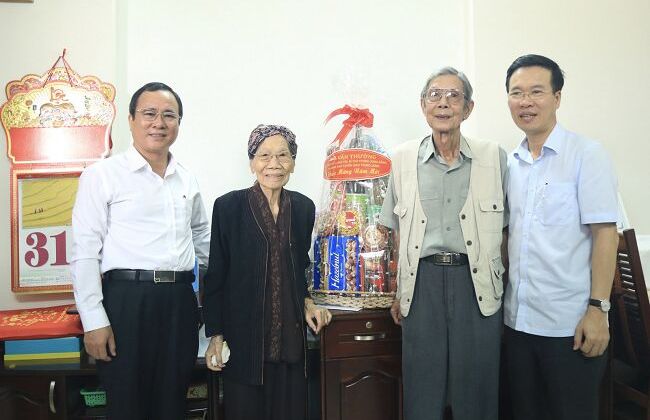 Trưởng Ban Tuyên giáo Trung ương chúc Tết nhà khoa học, nghệ sĩ