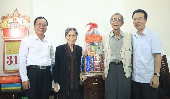 Trưởng Ban Tuyên giáo Trung ương chúc Tết nhà khoa học, nghệ sĩ