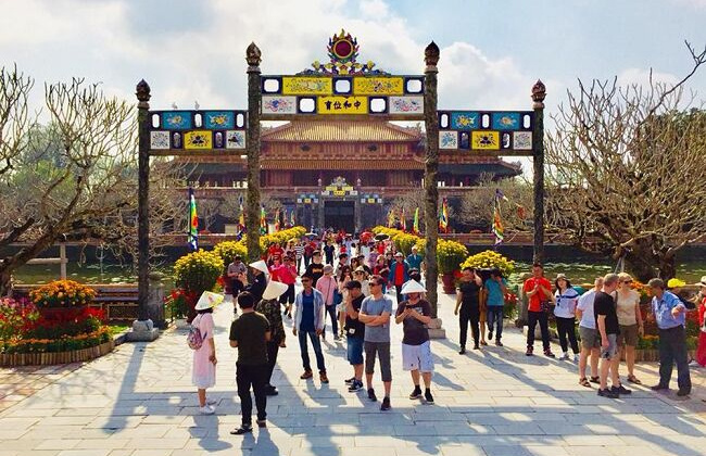 Thống nhất áp dụng  phí tham quan cho người Việt Nam và người nước ngoài