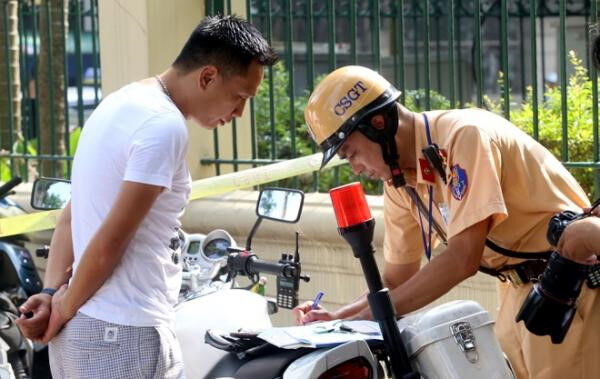 Bộ Tài chính: Toàn bộ tiền phạt vi phạm giao thông phải nộp vào ngân sách