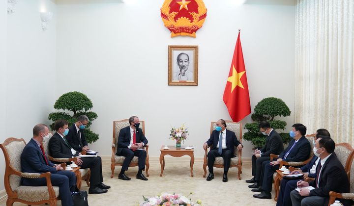 Việt Nam luôn coi Anh là đối tác hàng đầu