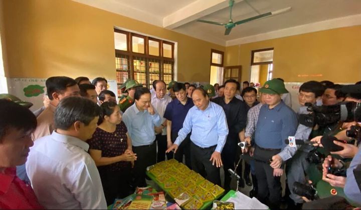 Thủ tướng kiểm tra việc khắc phục hậu quả mưa lũ tại Quảng Bình
