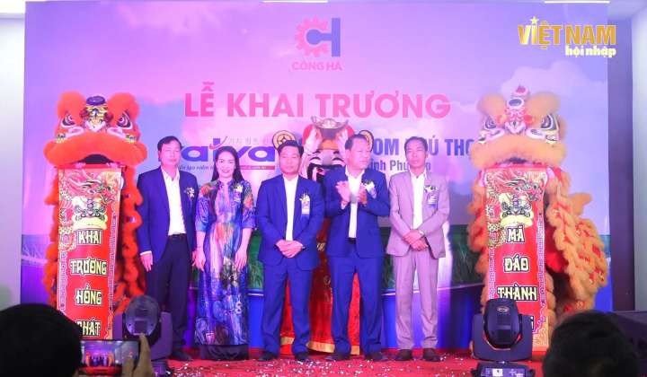 Tập đoàn Công Hà khai trương showroom bồn nước Valva tại thị xã Phú Thọ