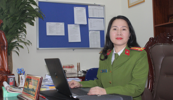 Thượng tá, TS. Hà Thu Hằng - Lặng lẽ truyền lửa cho các thế hệ học viên