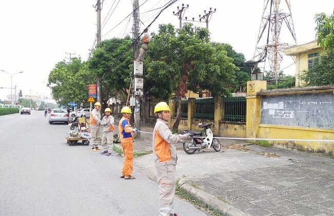 PC Nam Định: Tăng cường phối hợp chỉnh trang lưới điện và hệ thống cáp viễn thông