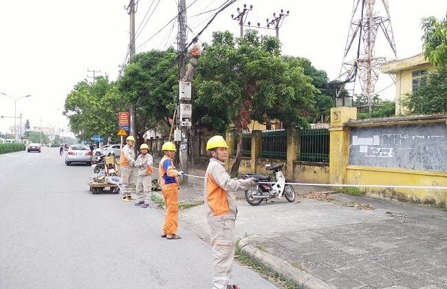 PC Nam Định: Tăng cường phối hợp chỉnh trang lưới điện và hệ thống cáp viễn thông