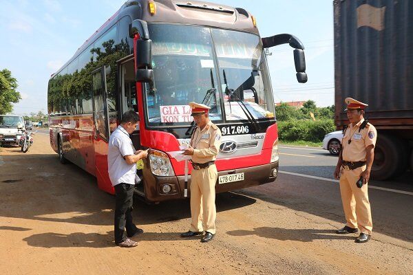 Đắk Nông: CSGT Công an tăng cường đảm bảo trật tự an toàn giao thông dịp cuối năm