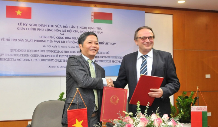 Việt Nam, Belarus ký kết Nghị định thư hỗ trợ sản xuất phương tiện vận tải có động cơ
