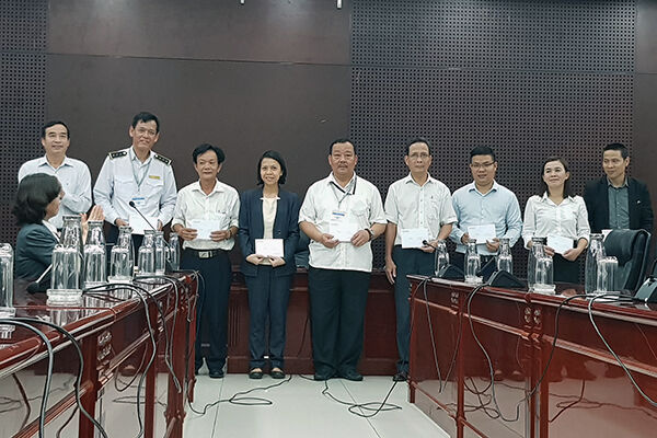 Đà Nẵng: Thưởng “nóng” 13 cá nhân và đơn vị trong phòng chống dịch bệnh