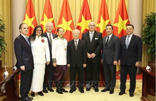 Tổng Bí thư, Chủ tịch nước Nguyễn Phú Trọng tiếp các Đại sứ trình Quốc thư