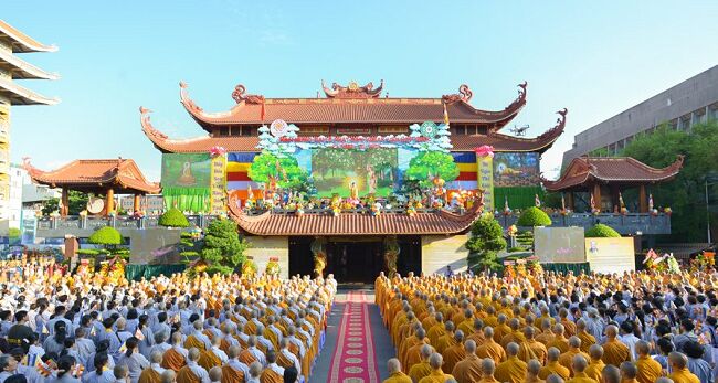 Đề nghị các tôn giáo không tổ chức các hoạt động tập trung đông người