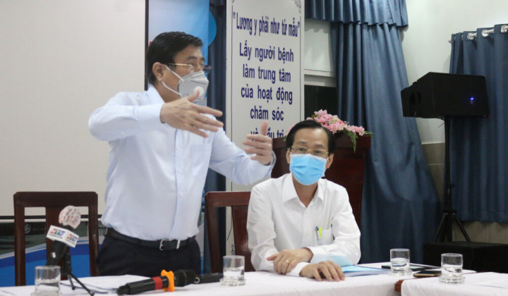 Chủ tịch TP.HCM: “Việc thiếu khẩu trang là không có”