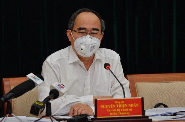 Bí thư Thành ủy TP HCM đề nghị xử phạt nghiêm người không đeo khẩu trang ra đường