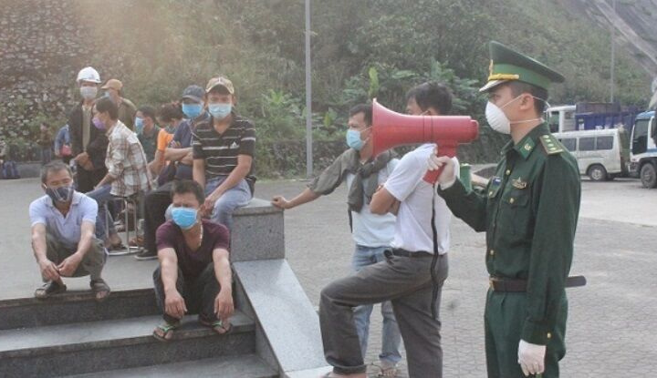 Người chiến sĩ hoãn hạnh phúc riêng để phục vụ công việc chung