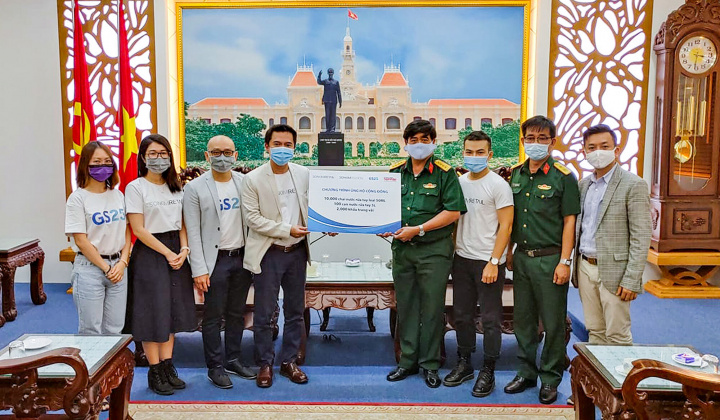 Trao tặng vật tư thiết bị y tế cho Bộ Tư lệnh TP. Hồ Chí Minh