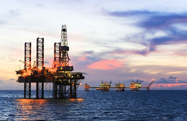 Kiến nghị tạm ngừng nhập khẩu xăng dầu do trong nước dư thừa