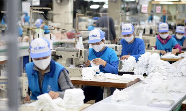 Sản xuất khẩu trang vải là “giải pháp tình thế" hữu hiệu của Doanh nghiệp dệt may