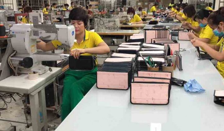 Doanh nghiệp da giày vượt bão Covid-19 một cách khó khăn