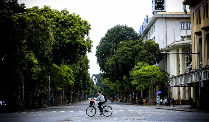 Hà Nội và TP. HCM tiếp tục cách ly xã hội đến ngày 22/4