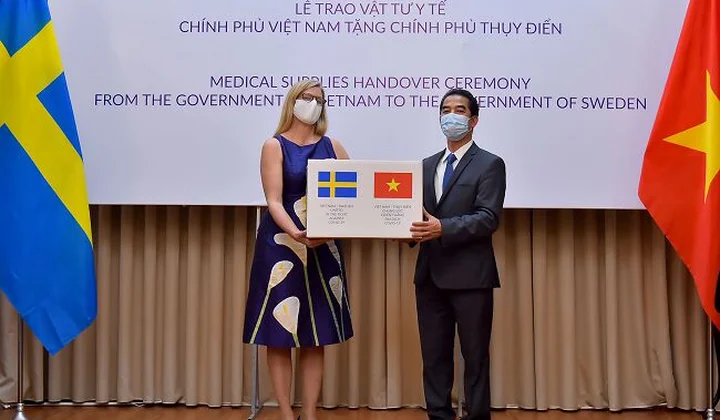 Việt Nam đồng hành với Thụy Điển phòng chống COVID-19