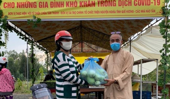 Đồng Tháp: Gian hàng “tình nghĩa” giá 0 đồng chia sẻ với người nghèo