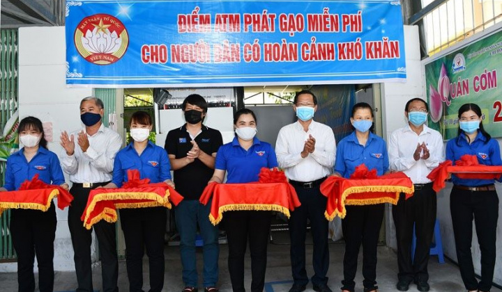 Bến Tre: Khánh thành điểm ATM phát gạo miễn phí giúp đỡ cho người nghèo