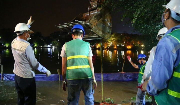 Hà Nội: Thí điểm cải tạo bờ kè Hồ Hoàn Kiếm