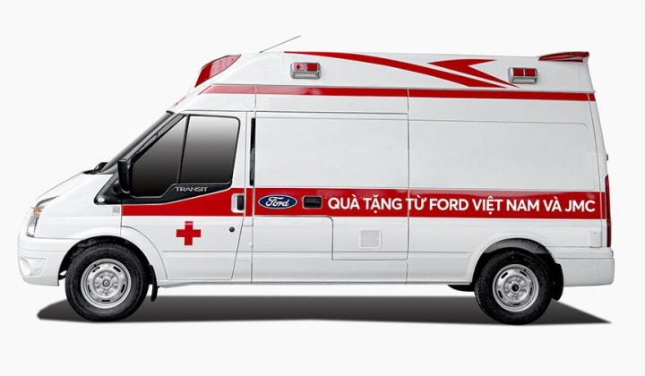 Ford Việt Nam trao tặng xe Transit cứu thương áp lực âm cùng nhiều nhu yếu phẩm