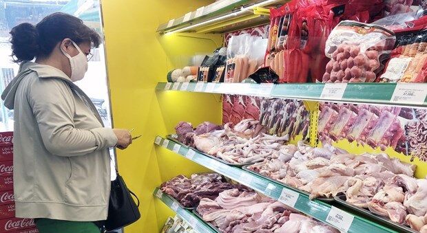 Tập trung bình ổn giá thịt lợn trong nước trước sức ép hàng nhập khẩu