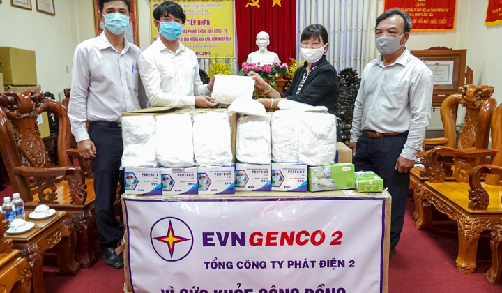 EVNGENCO 2 trao tặng 400 bộ trang phục phòng hộ chống dịch COVID-19