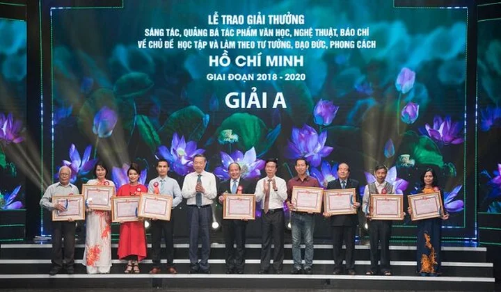 Tôn vinh các tác phẩm về học tập và làm theo tư tưởng, đạo đức, phong cách Hồ Chí Minh
