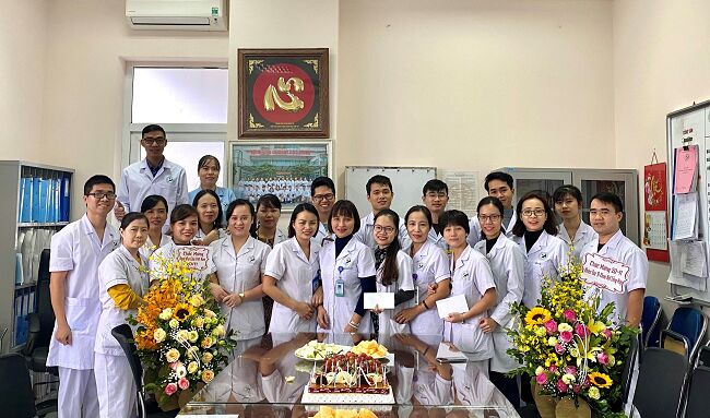 Khoa Nội tổng hợp, BVĐK Đức Giang: Đoàn kết 'hết lòng với người bệnh'