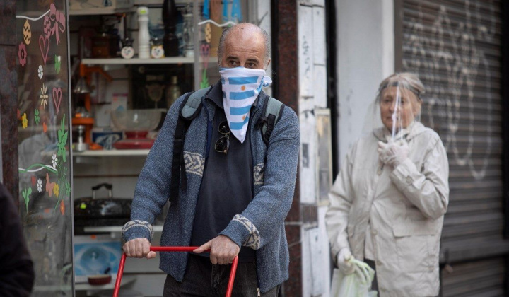 Argentina phạt gần 70.000 người vi phạm lệnh cách ly