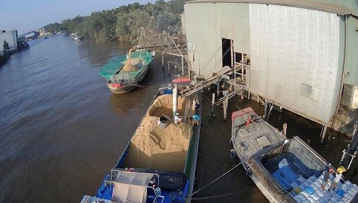 Tiền Giang: Người dân “kêu cứu” vì nhà máy xay xát gây ô nhiễm