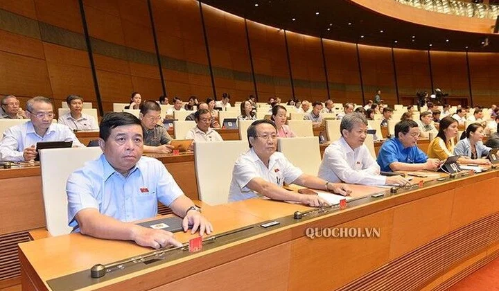 Quốc hội thông qua Luật Đầu tư, cấm kinh doanh dịch vụ đòi nợ